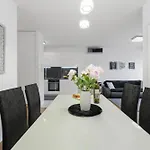 Tonka Apartment *