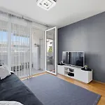 Tonka Apartment