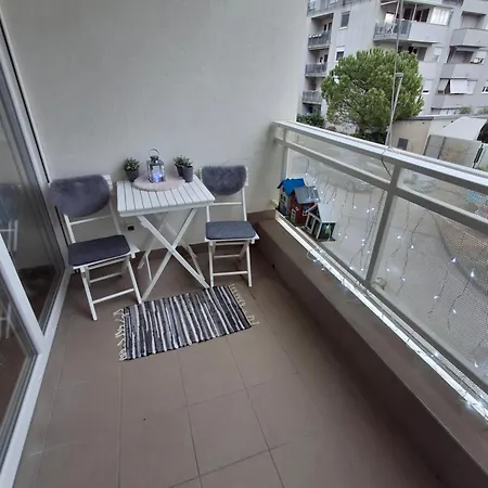 Tonka Apartment *