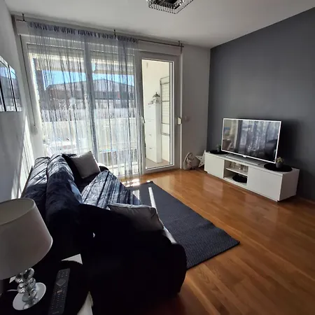 Tonka Apartment