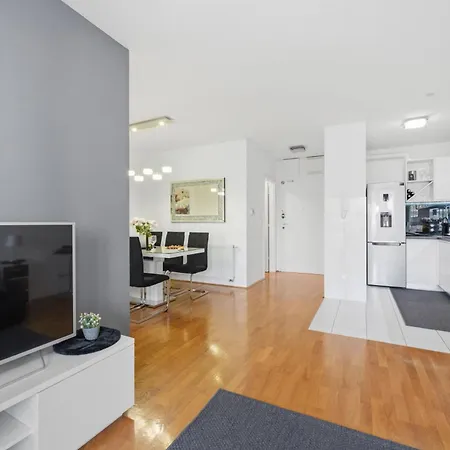 Tonka Apartment *